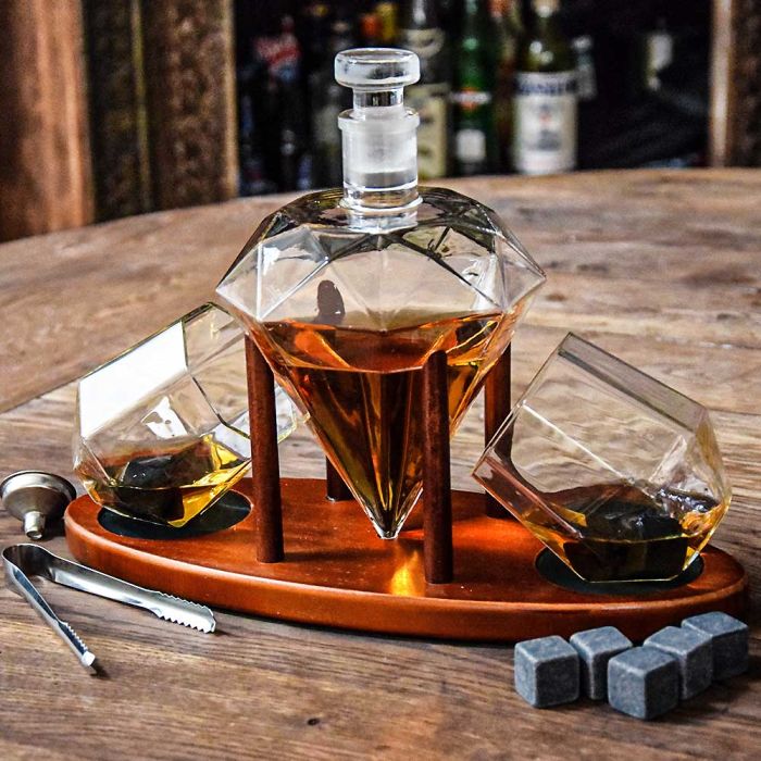 Deluxe Diamond Liquor Decanter Set