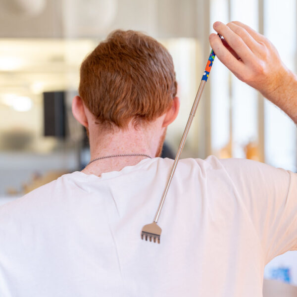 Extendable Nature Back Scratcher