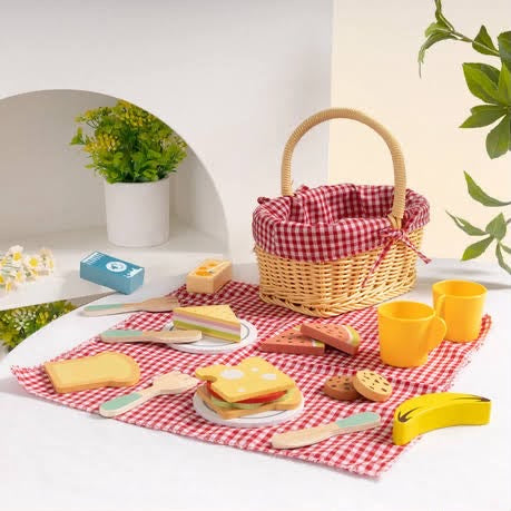 Wooden Picnic Basket Play Set (23 Pieces)