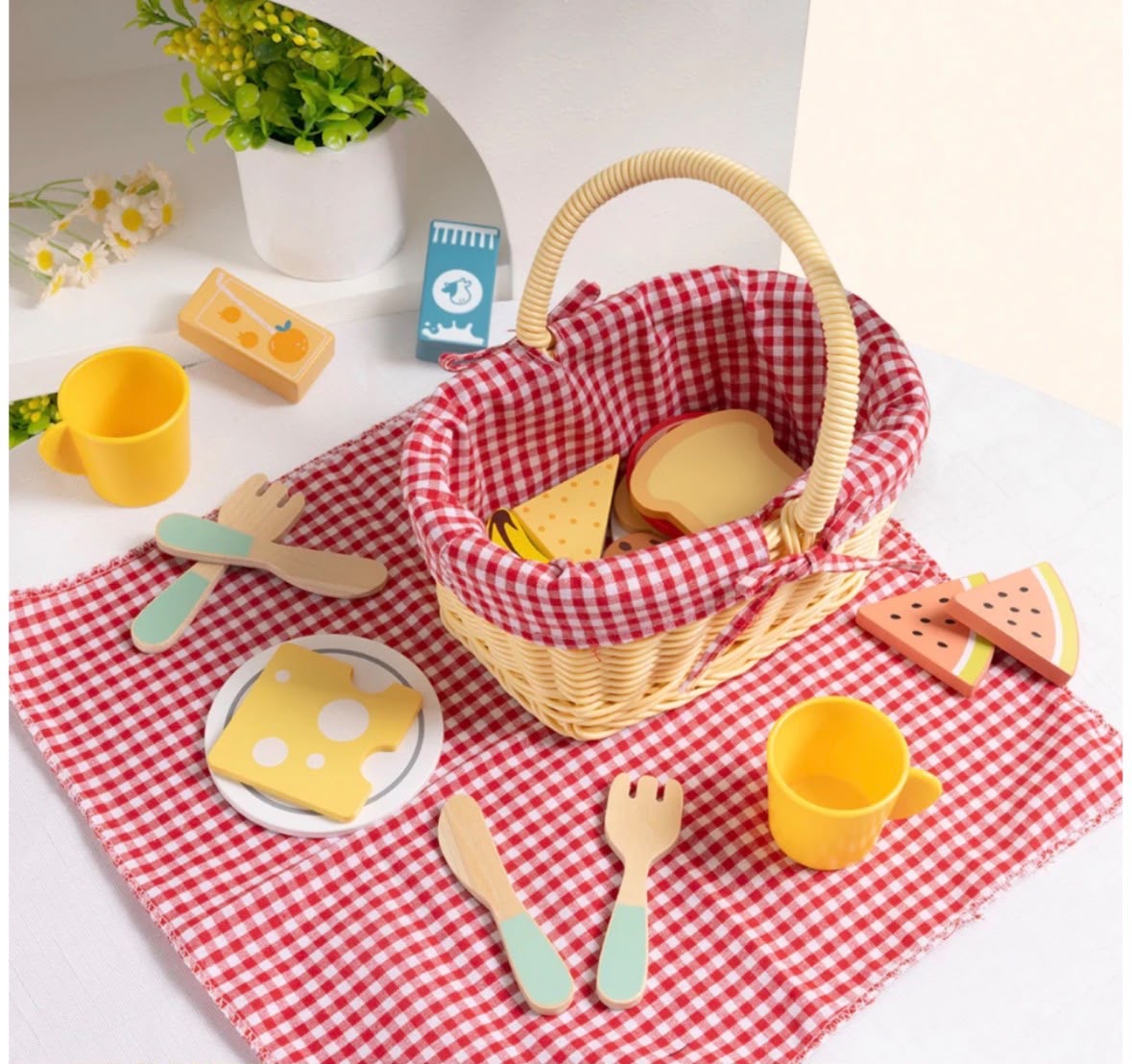Wooden Picnic Basket Play Set (23 Pieces)